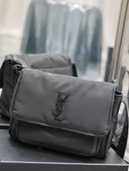 NIKI LARGE 32 IN BLACK NYLON