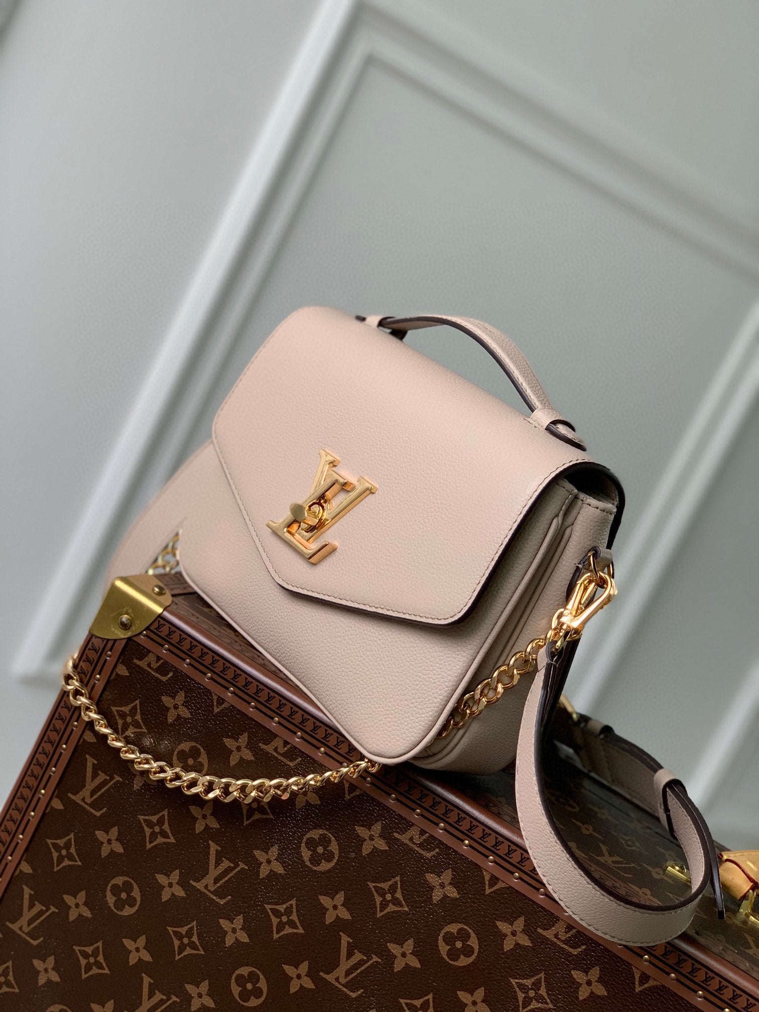 OXFORD 22 IN BEIGE LAMMLEDER GOLDENE BESCHLÄGE