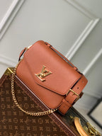 OXFORD 22 IN FEUERORANGE LAMMLEDER GOLDENE BESCHLÄGE