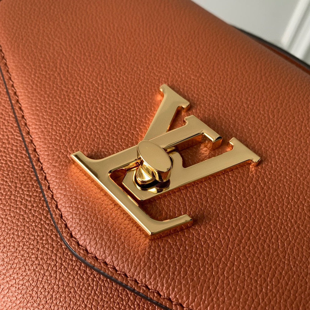 OXFORD 22 IN FEUERORANGE LAMMLEDER GOLDENE BESCHLÄGE