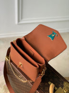 OXFORD 22 IN FEUERORANGE LAMMLEDER GOLDENE BESCHLÄGE