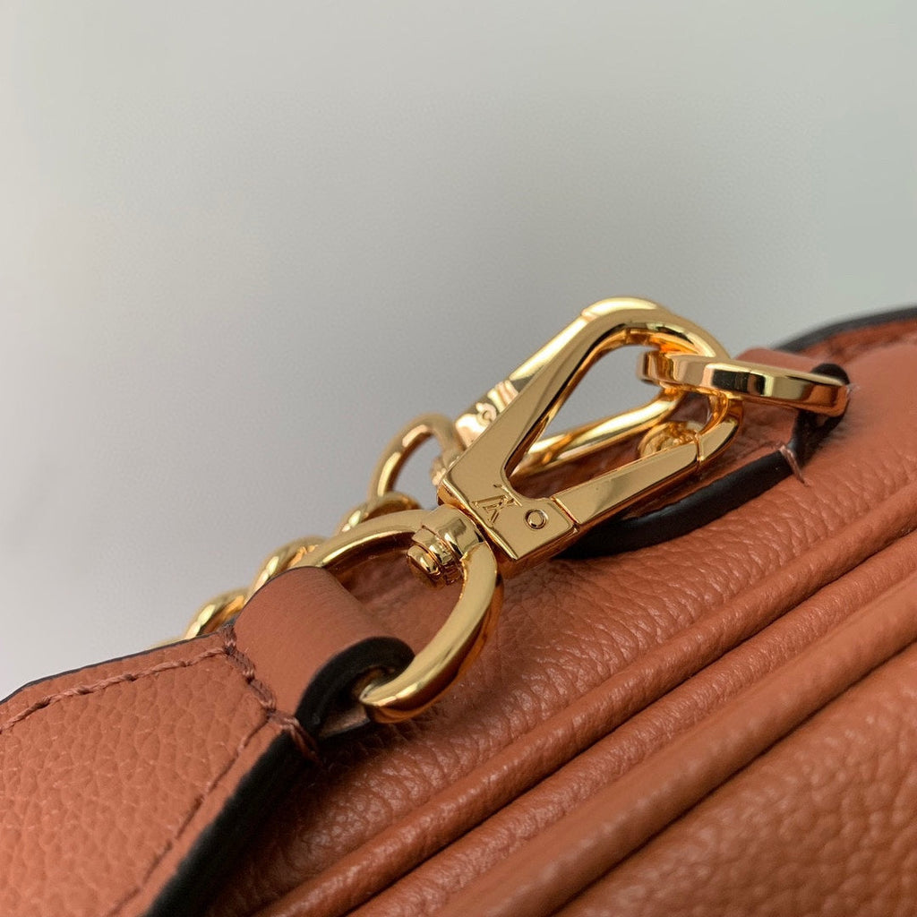 OXFORD 22 IN FEUERORANGE LAMMLEDER GOLDENE BESCHLÄGE