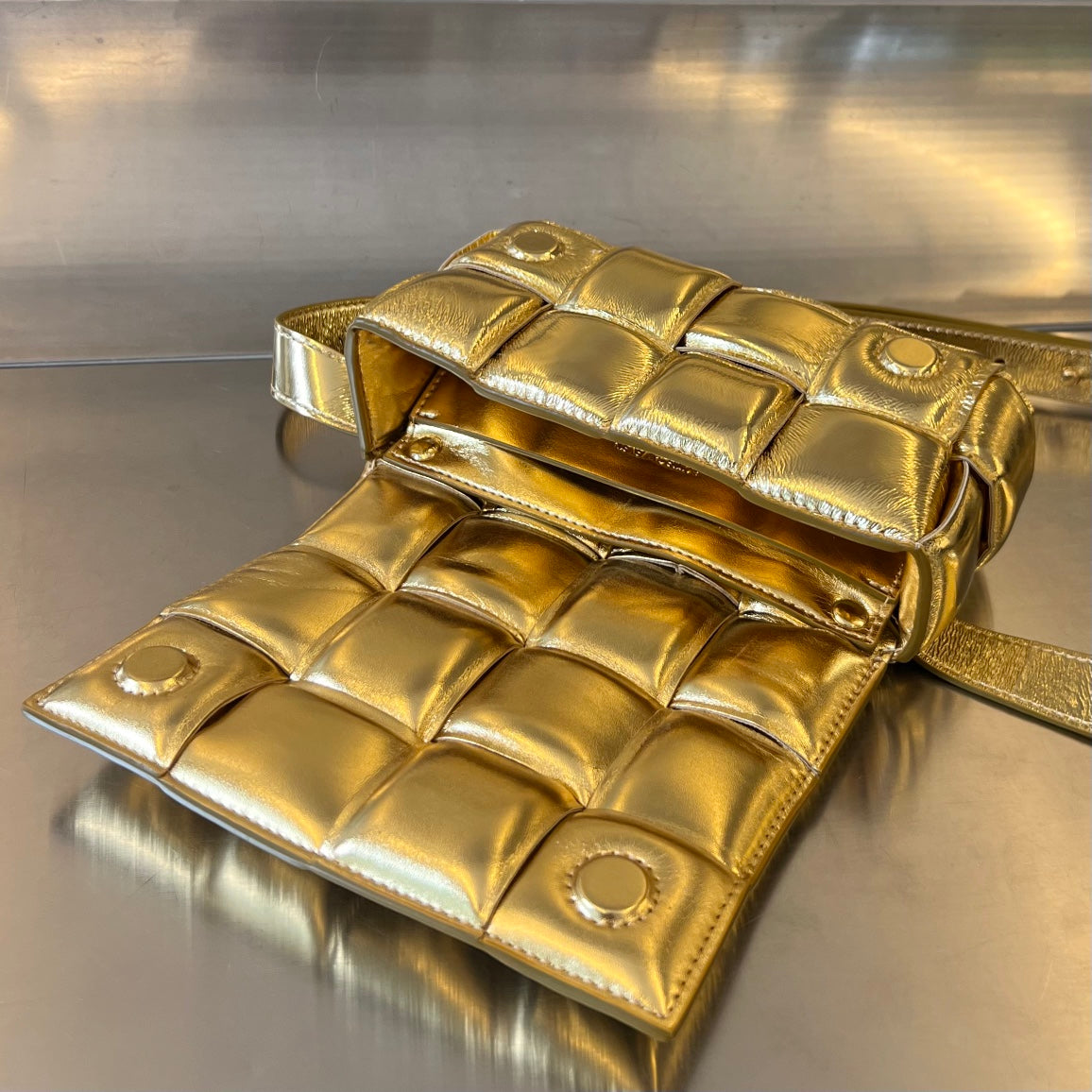 MINI CASSETTE 18 IN GOLDEN LAMBSKIN