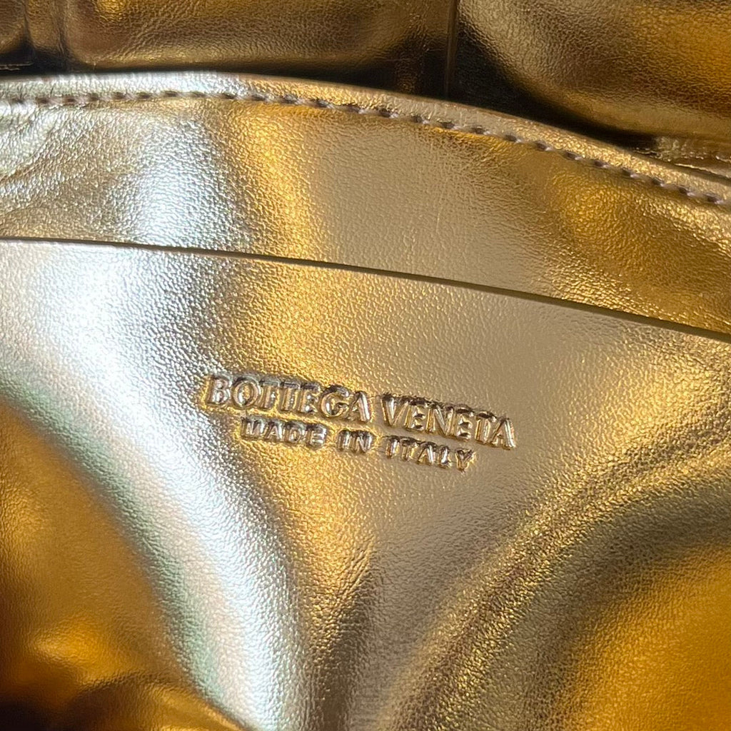 MINI CASSETTE 18 IN GOLDEN LAMBSKIN