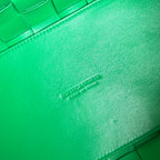 MEDIUM 28 CASSETTE LIGHT GREEN LAMBSKIN