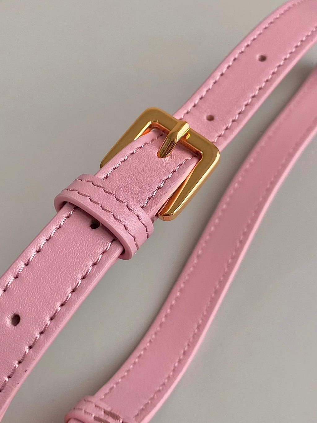 MISS CARO 17 KETTENTASCHE IN HOT PINK LAMMLEDER