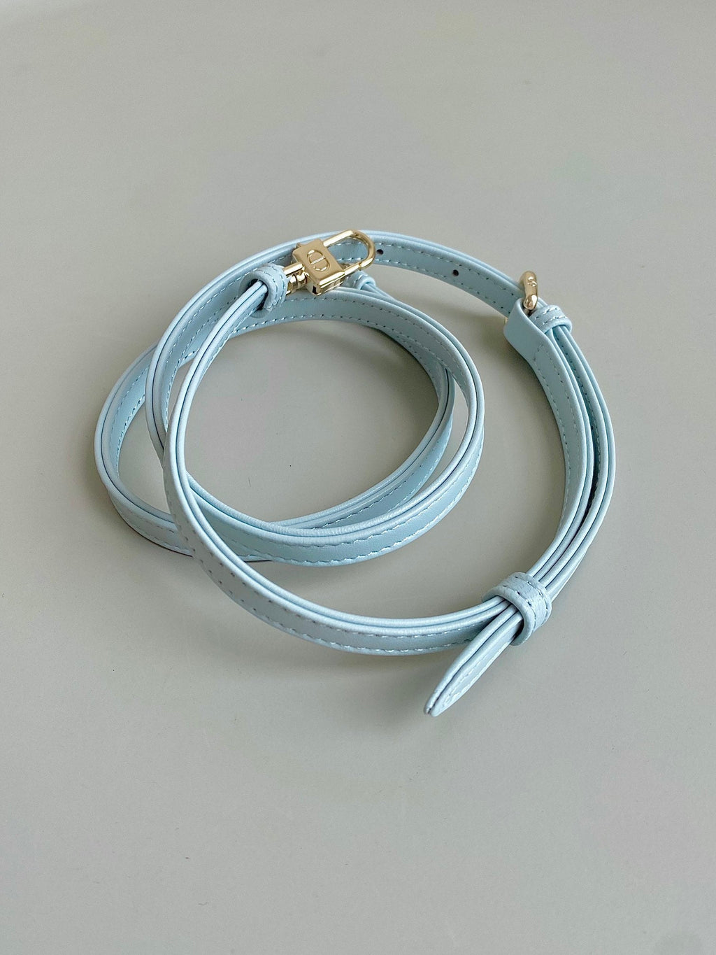 MINI D-JOY TASCHE 17 IN HELLBLAUEM LAMMLEDER