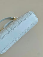 MINI D-JOY TASCHE 17 IN HELLBLAUEM LAMMLEDER