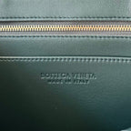 SMALL ANDIAMO 29 IN DARK GREEN LAMBSKIN