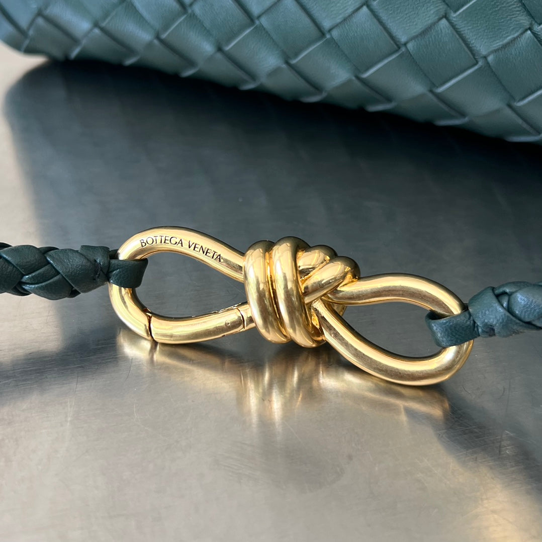 SMALL ANDIAMO 29 IN DARK GREEN LAMBSKIN