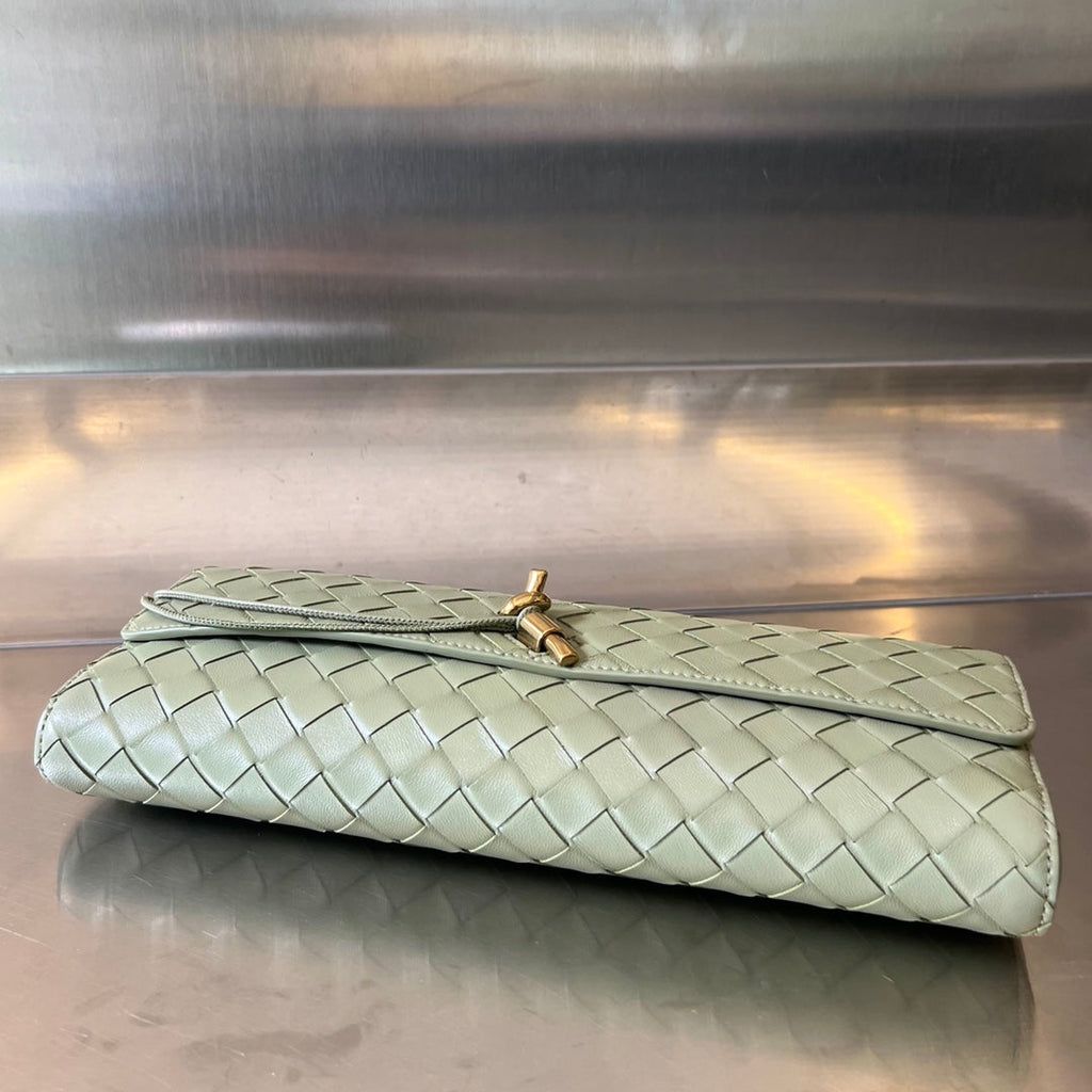 BV Long Clutch Andiamo With Handle 31cm Light Green Calfskin Ghw