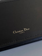 SIGNATURE KETTENTASCHE 21 AUS SCHWARZEM KALBSLEDER