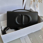 SIGNATURE KETTENTASCHE 21 AUS SCHWARZEM KALBSLEDER