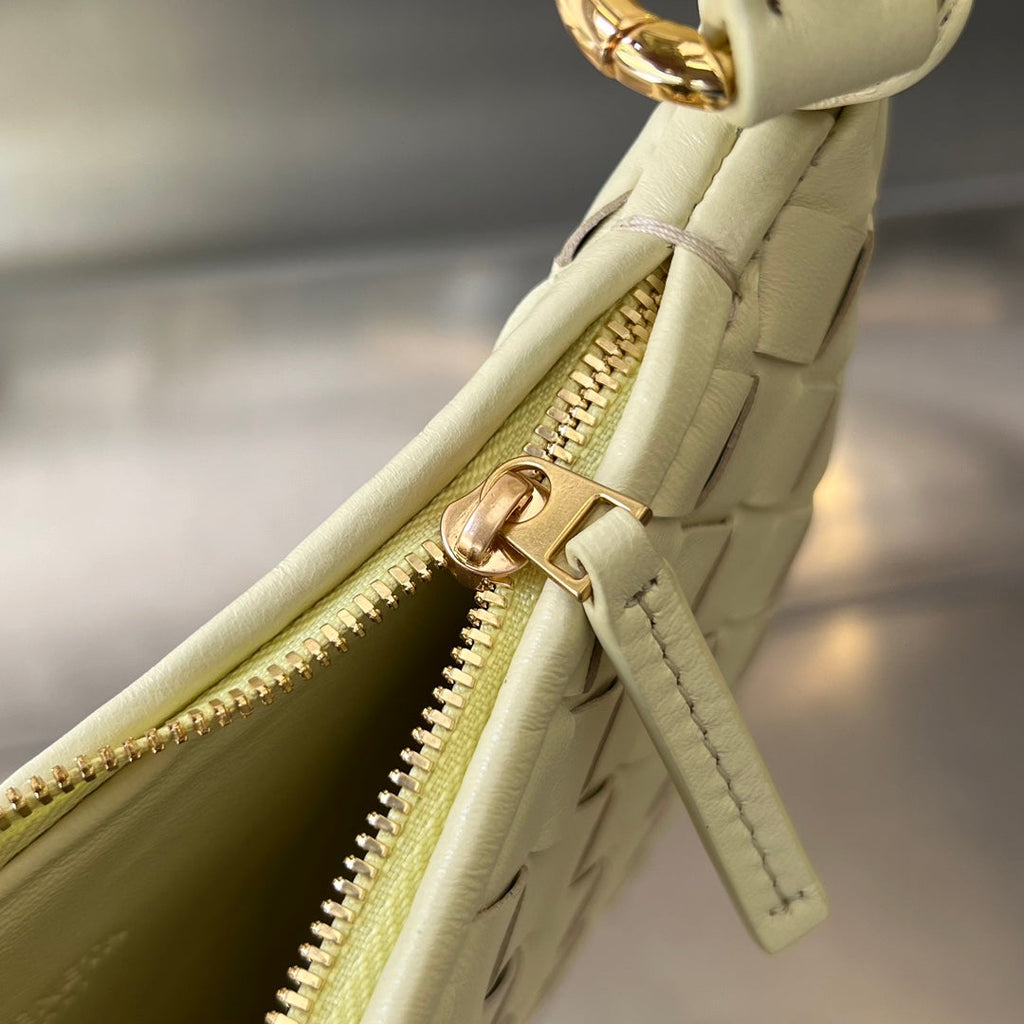 KLEINE GEMELLI 24 IN HELLGELBEM LAMMFELL