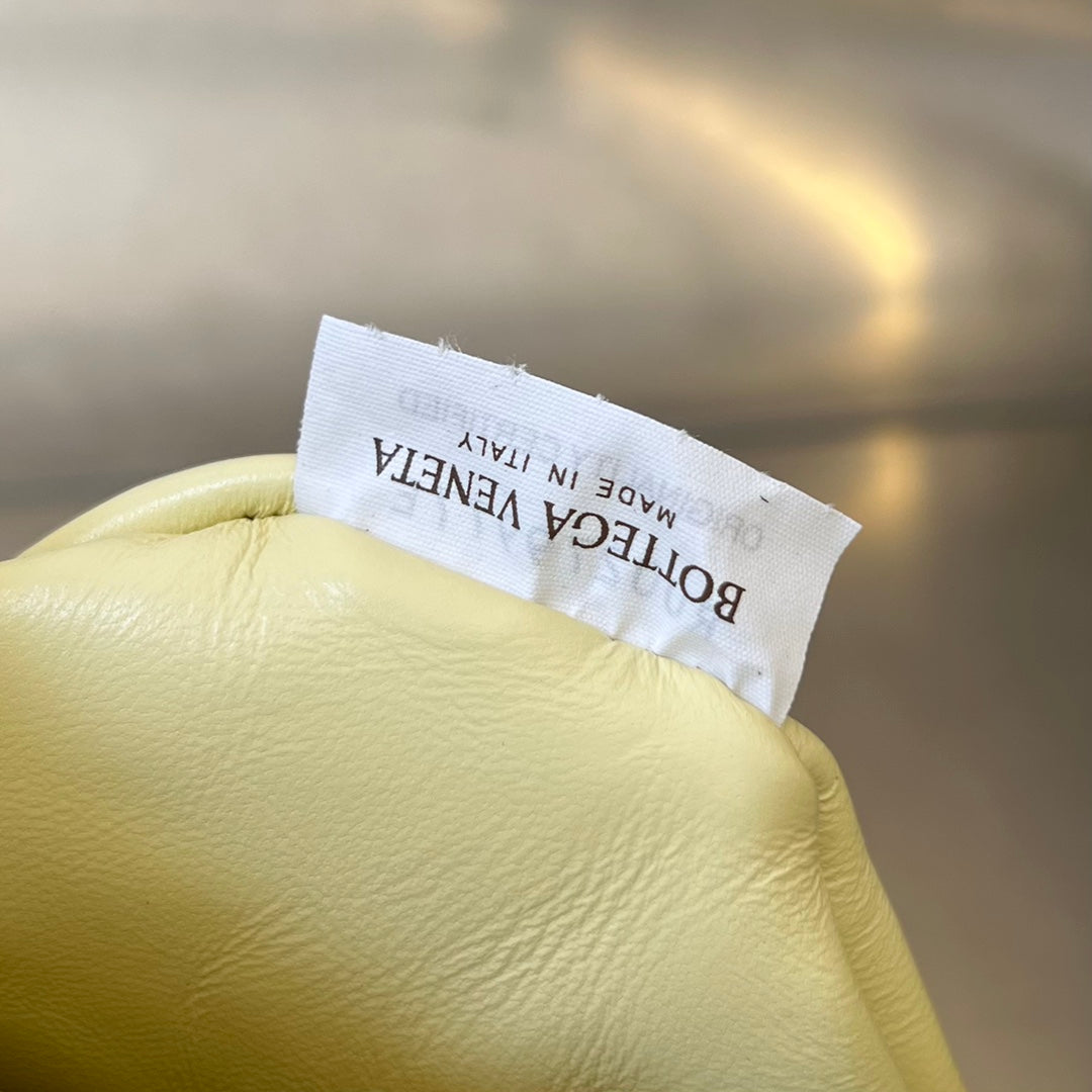 KLEINE GEMELLI 24 IN HELLGELBEM LAMMFELL