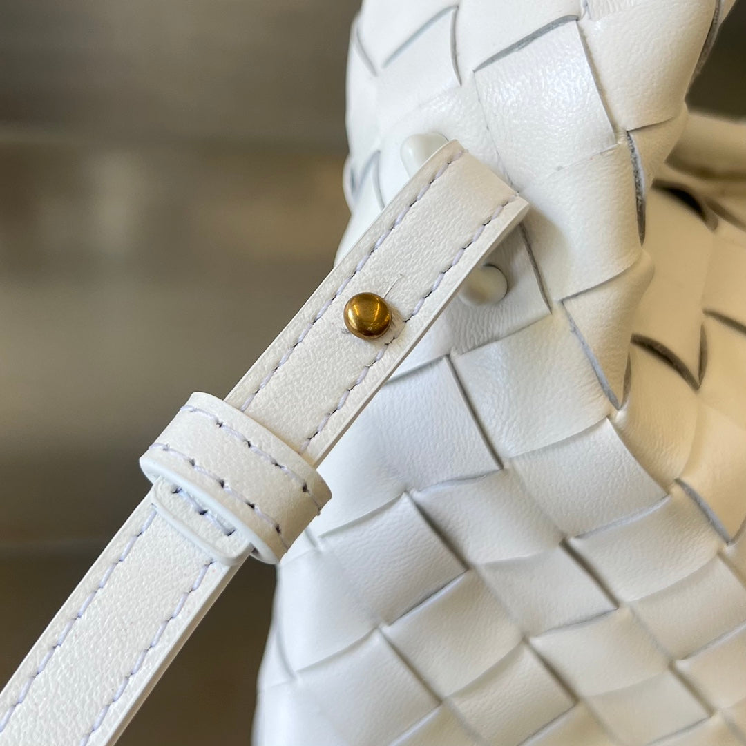 MINI HOP 25 IN WEISSEM KALBSLEDER