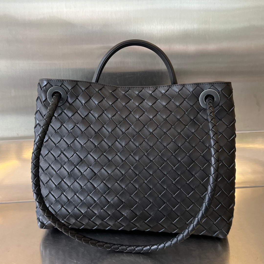 BV MEDIUM ANDIAMO 32CM BLACK LAMBSKIN