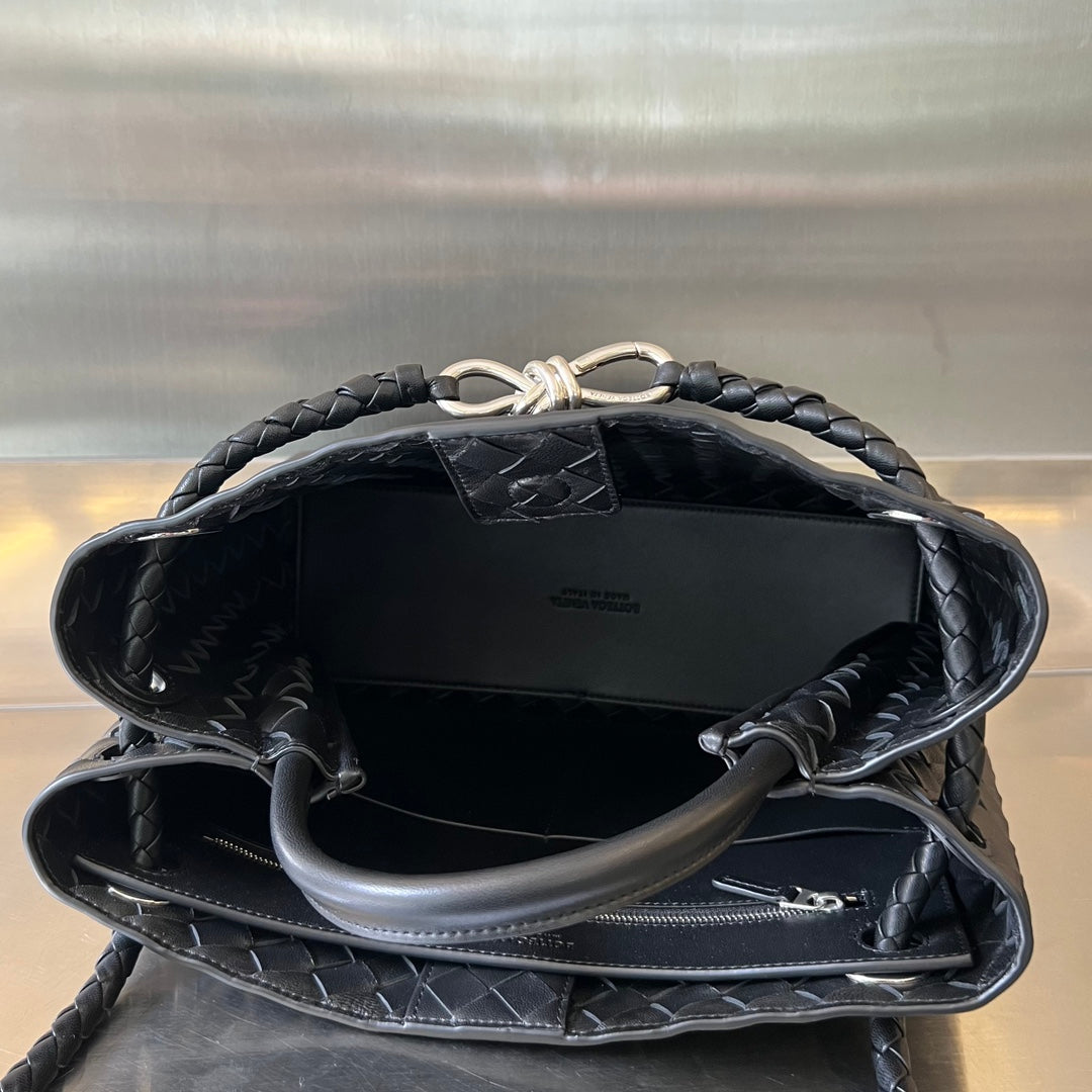 BV MEDIUM ANDIAMO 32CM BLACK LAMBSKIN