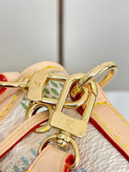 NANO NOÉ 16 IN PISTAZIE DAMIER RIESEN-LEINWAND GOLDENE HARDWARE