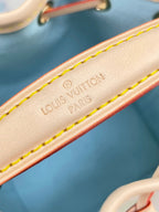 NANO NOÉ 16 IN PISTAZIE DAMIER RIESEN-LEINWAND GOLDENE HARDWARE