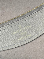 DIANE 23 AUS TOURTERELLE-LEDER IN WEISSEM MONOGRAM EMPREINTE