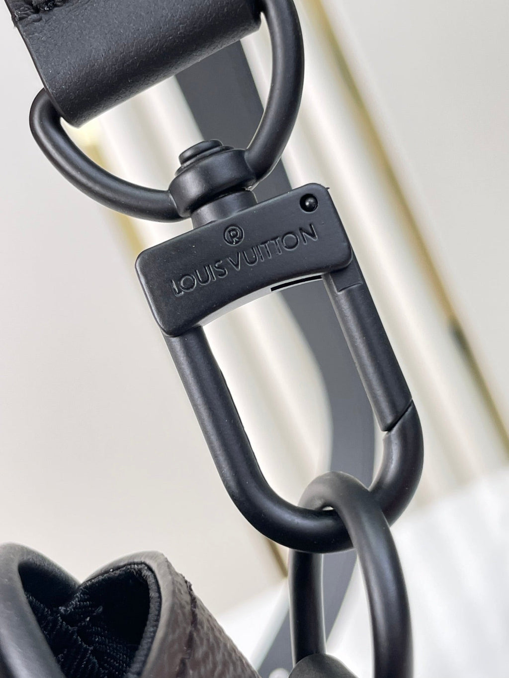 MONTSOURIS MESSENGER PM 20 IN BRAUNEM MONOGRAMM-LEINWAND