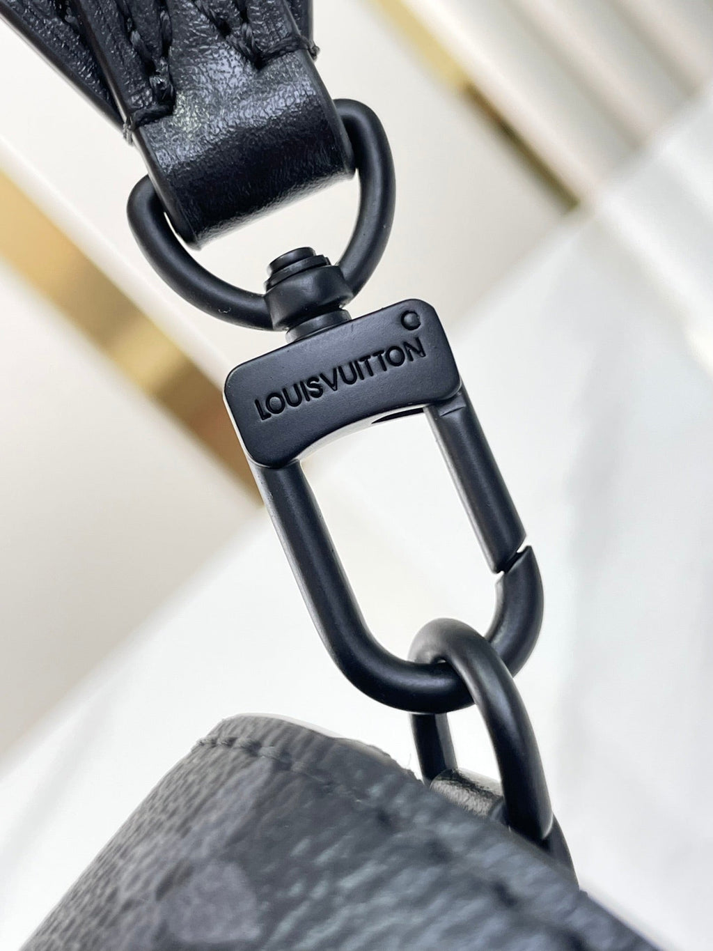 MONTSOURIS TRAGBARES GELDBÖRSE 22 IN GUN METAL MONOGRAM ECLIPSE CANVAS