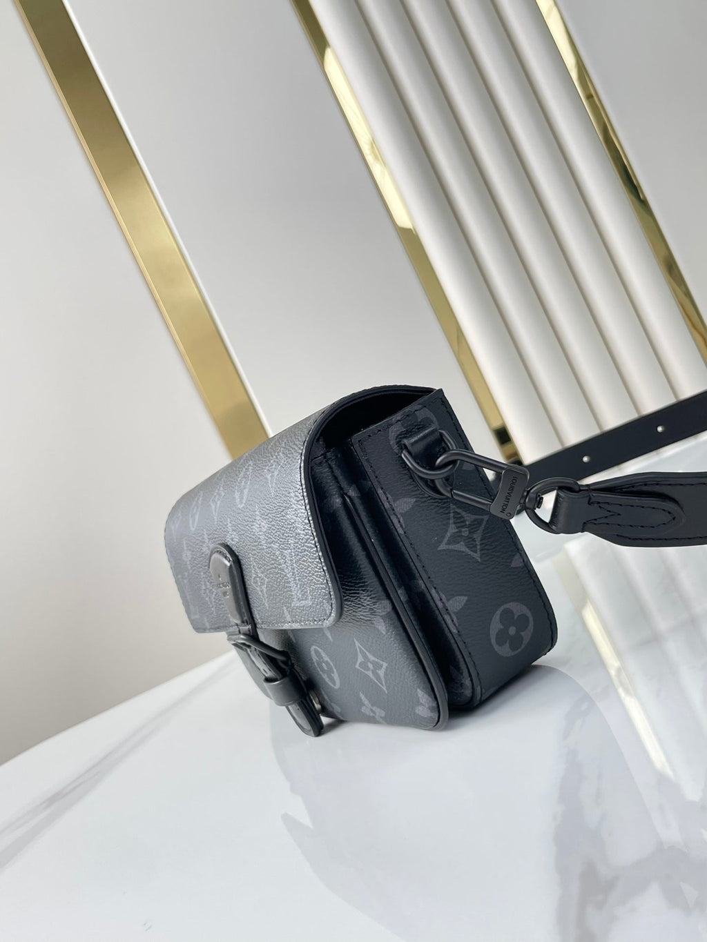 MONTSOURIS TRAGBARES GELDBÖRSE 22 IN GUN METAL MONOGRAM ECLIPSE CANVAS