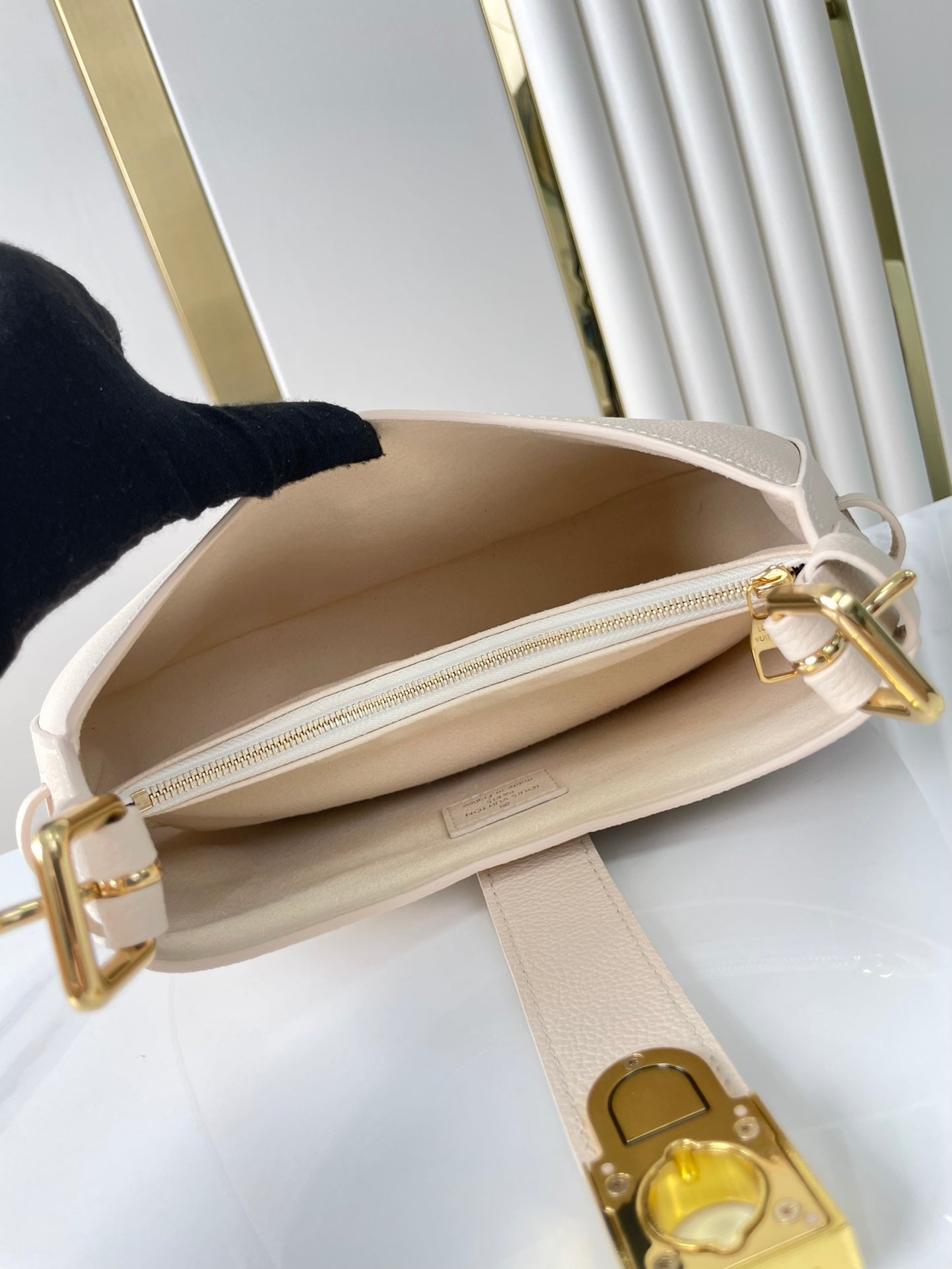 LOW KEY SHOULDER BAG 26 IN QUARTZ GRAINED CALFSKIN GOLD BUCKLE