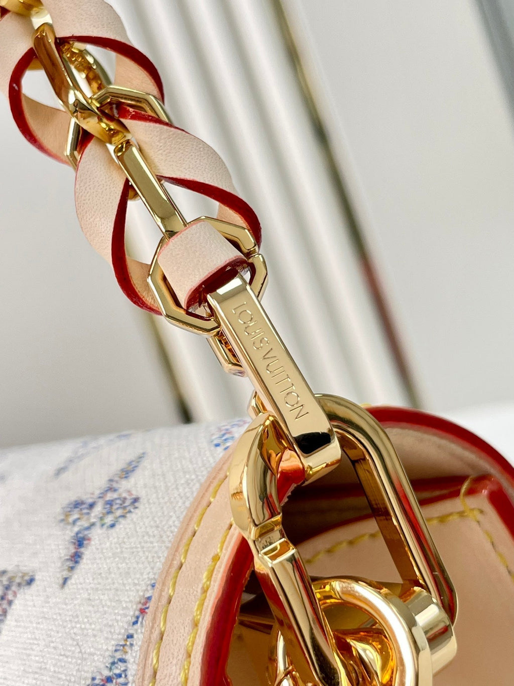 DAUPHINE MINI 20 IN WEISSEM MONOGRAMM-JACQUARD-STOFF GOLDENE BESCHLÄGE