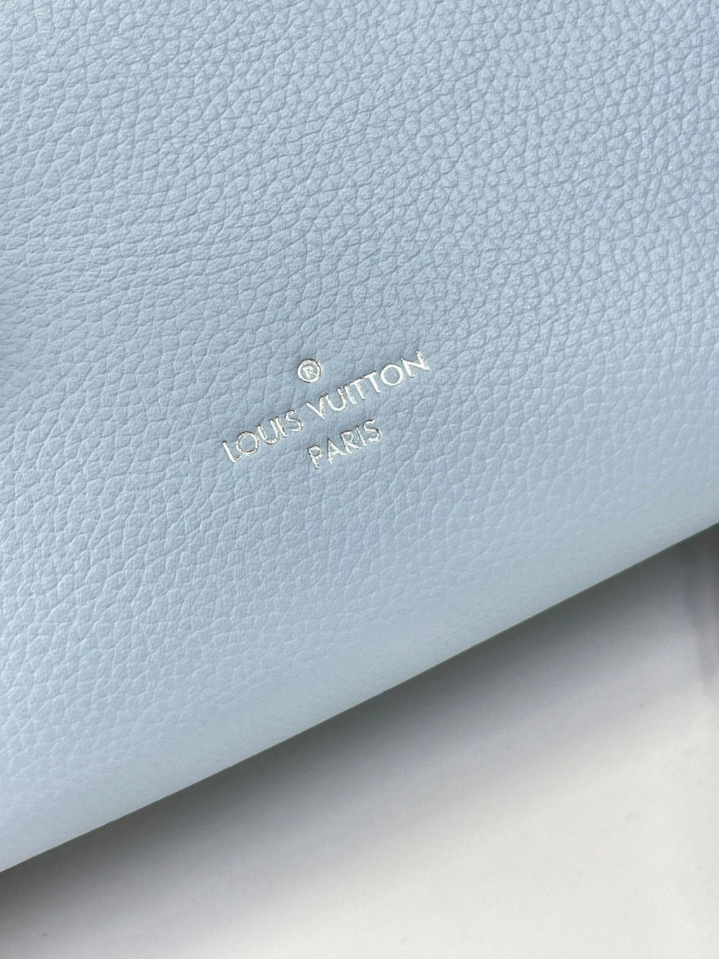 SEITENKOFFER MINI 18 ZOLL HIMMELBLAUES KALBSLEDER SILBERNE BESCHLÄGE