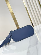 NANO ALMA 18 IN MARINEBLAU GESTEPPTES LAMMLEDER GOLDENE BESCHLÄGE