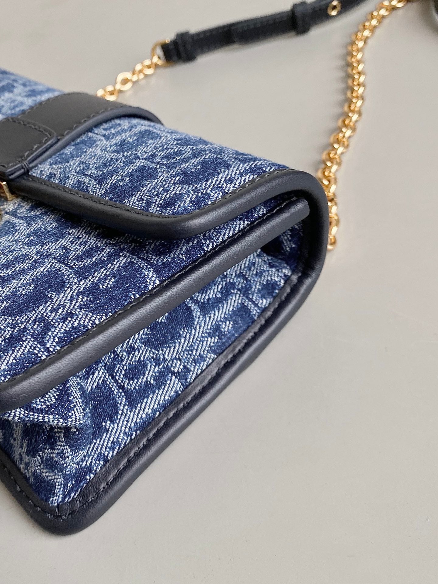 21 MONGTAIGNE EAST-WET MIT KETTE BLAUER DENIM OBLIQUE JACQUARD