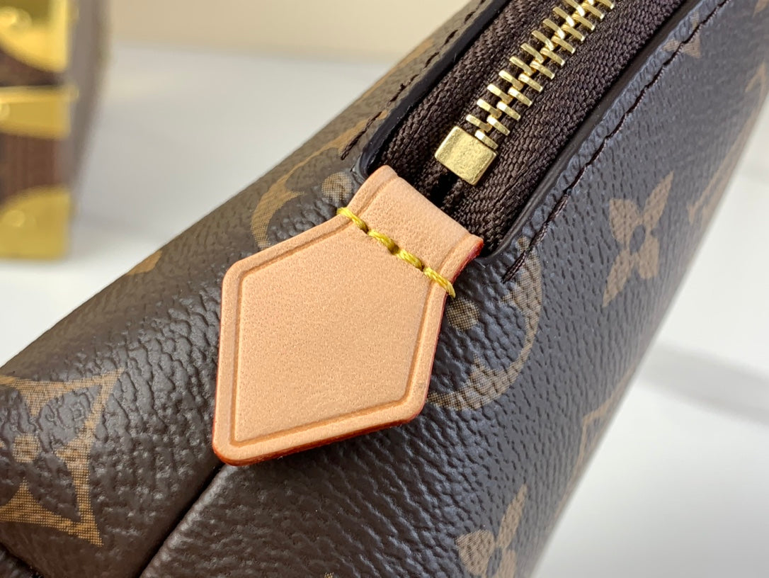 Kosmetiktasche 22 Zoll, braunes Monogramm-Canvas