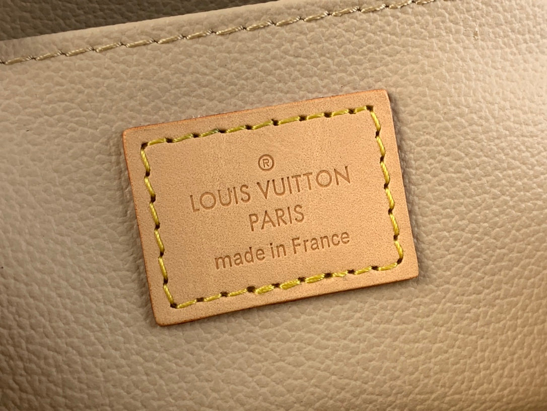 Kosmetiktasche PM 19 in Weiß-Grau Damier Azur Canvas