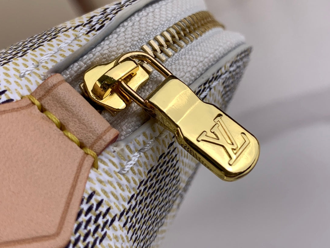 Kosmetiktasche PM 19 in Weiß-Grau Damier Azur Canvas