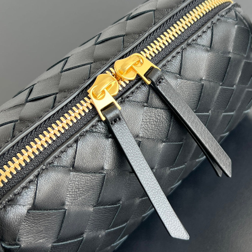 Konzerttasche 18 in schwarzem Lammleder