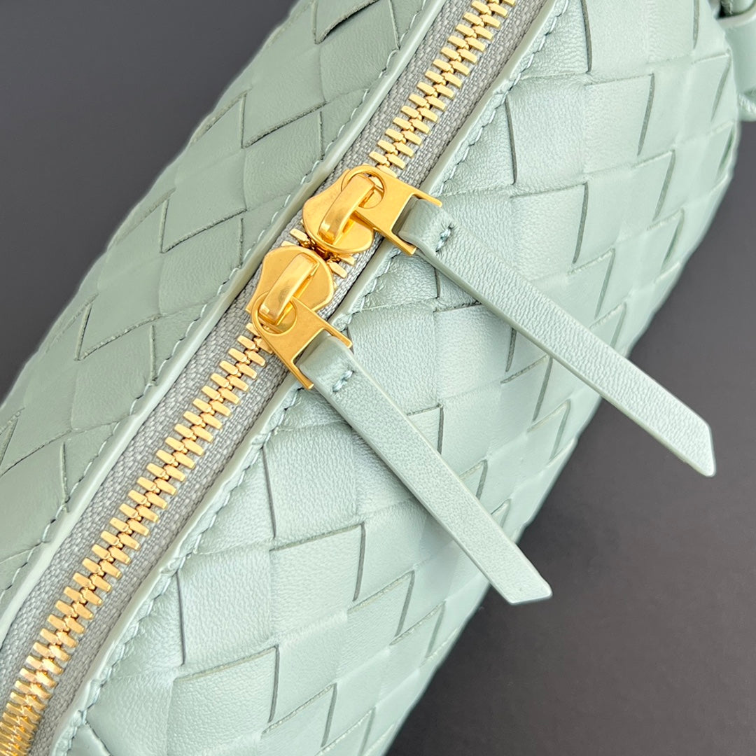 Konzerttasche 18 in opalfarbenem Lammleder