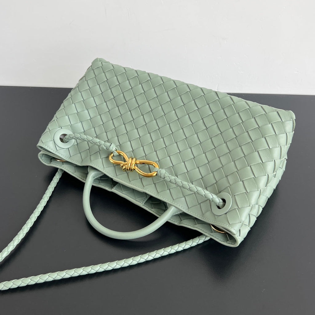 SMALL ANDIAMO 29 IN CEDALON GREEN LAMBSKIN