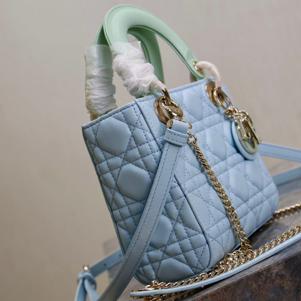 MINI LADY BAG 17 IN BABY BLUE QUILTED MACROCANNAGE CALFSELD GRUPPENRIEMEN