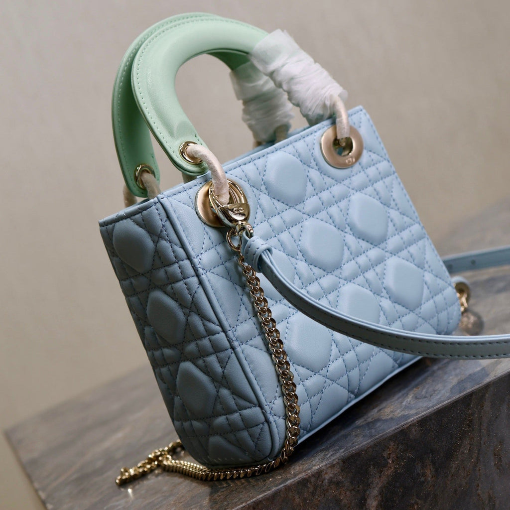 MINI LADY BAG 17 IN BABY BLUE QUILTED MACROCANNAGE CALFSELD GRUPPENRIEMEN