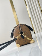 SPEEDY TRUNK 20 IN BRAUNEM MONOGRAMM-CANVAS UND SCHWARZEM KALBSLEDERBESATZ GOLDENE SCHNALLE