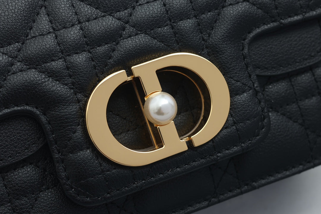 JOLIE Henkeltasche 19 Zoll in schwarzem Cannage-Kalbsleder