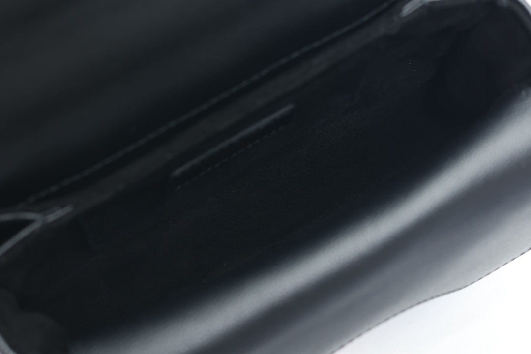 JOLIE Henkeltasche 19 Zoll in schwarzem Cannage-Kalbsleder