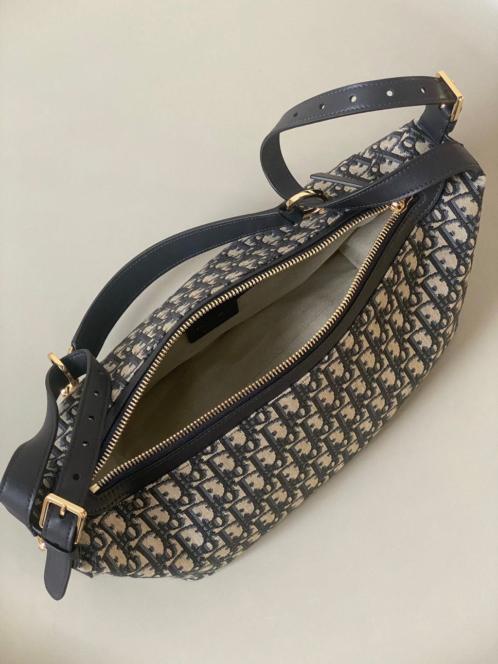 LARGE D-JOURNEY SHOULDER BAG 33 IN BLACK MONOGRAM OBLIQUE JACQUARD