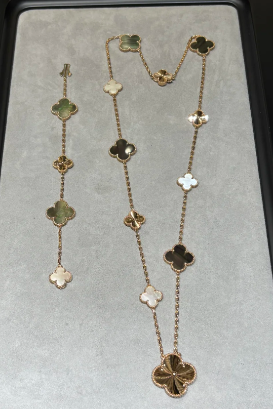 ¡®Jewelicorn¡¯NEW  Convertible long necklace with 15 four-leaf clover charms