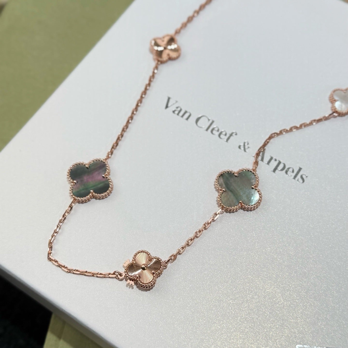 ¡®Jewelicorn¡¯NEW  Convertible long necklace with 15 four-leaf clover charms