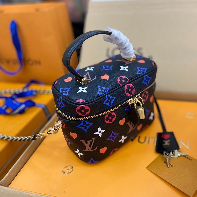 VANITY PM 19CM GAME AUF SCHWARZER MONOGRAMM-LEINWAND