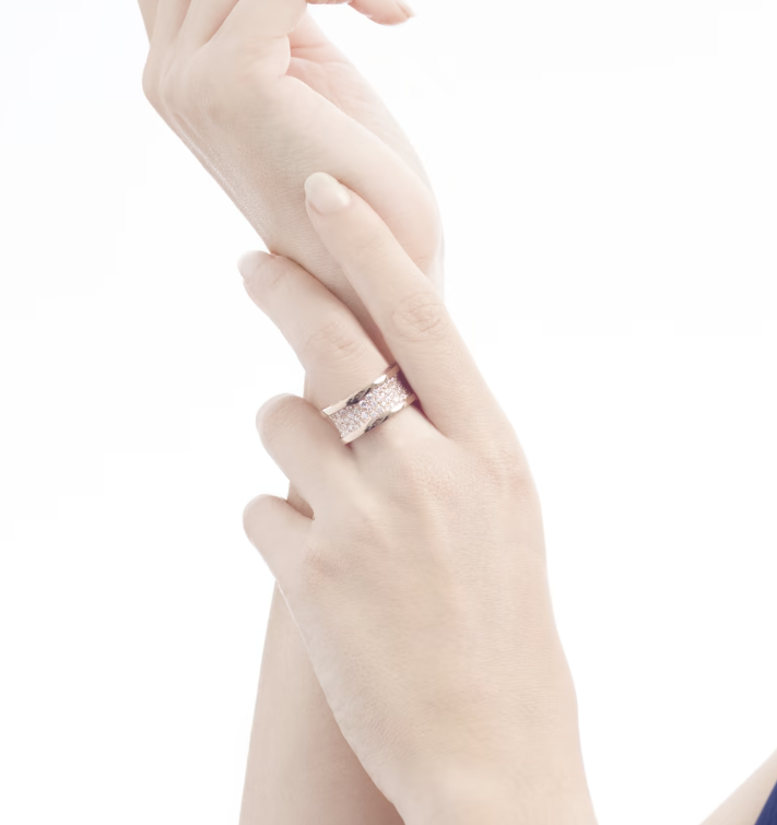 ¡®Jewelicorn¡¯ZERO 1 WITH PAVED DIAMONDS ON THE SPIRAL RING