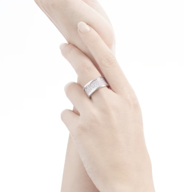 Jewelicorn Zero 1 mit Pavé-Diamanten auf dem Spiralring